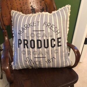 Accent pillow